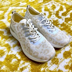 Leopard Running Shoes Women’s Size 7